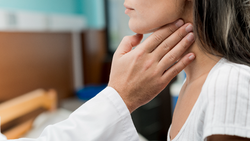 https://ru.freepik.com/free-photo/hand-touching-throat-patient_1954266.htm#fromView=search&page=1&position=0&uuid=3e79ba94-c9eb-4f42-89e1-2302bf114239&query=%D0%BF%D1%80%D0%B8%D0%B5%D0%BC+%D1%8D%D0%BD%D0%B4%D0%BE%D0%BA%D1%80%D0%B8%D0%BD%D0%BE%D0%BB%D0%BE% Научно-образовательный семинар «Нейроэндокринные заболевания на приеме эндокринолога»