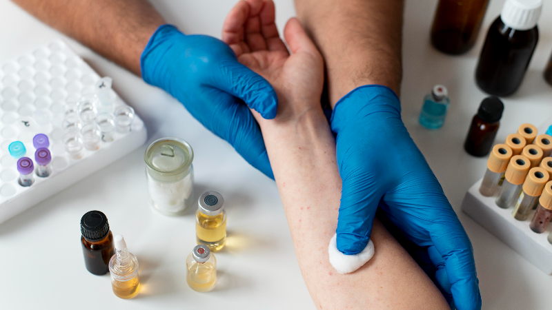 https://ru.freepik.com/free-photo/doctor-checking-person-s-skin-allergy_19672642.htm#fromView=search&page=1&position=4&uuid=e0109ab4-8729-4bd3-946d-606acf9edbf2&query=%D0%B0%D0%BB%D0%BB%D0%B5%D1%80%D0%B3%D0%BE%D0%BB%D0%BE%D0%B3%D0%B8%D1%8F-%D0%B8%D0%BC%D0 Семинар «Аллергология-иммунология в педиатрии: от теории к практике»