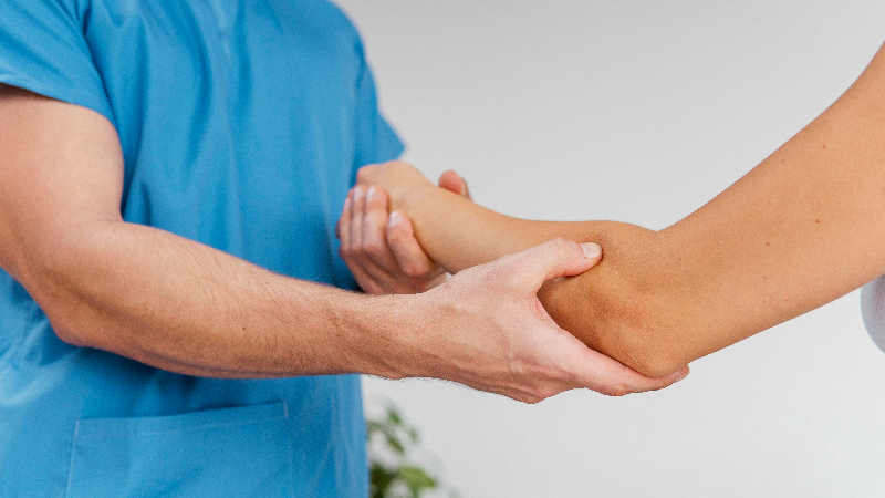 https://ru.freepik.com/free-photo/side-view-male-osteopathic-therapist-checking-female-patient-s-elbow-joint-movement_12346977.htm#fromView=search&page=1&position=0&uuid=76cb9064-1013-4d58-becd-90dab445a3a6&query=%D1%80%D0%B5%D0%B2%D0%BC%D0%B0%D1%82%D0%BE Конференция «Интегративная ревматология для клиницистов. Осенняя сессия»