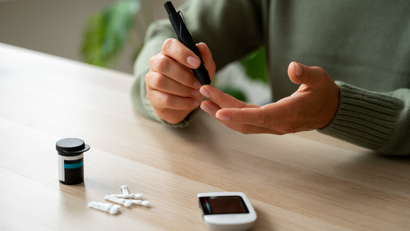 https://ru.freepik.com/free-photo/side-view-diabetic-woman-checking-her-glucose-level_65609174.htm#fromView=search&page=1&position=2&uuid=cf69ec25-bb3f-473a-b1a2-c76a09a2c3df&query=%D0%B4%D0%B8%D0%B0%D0%B1%D0%B5%D1%82+ Научно-практическая конференция «Междисциплинарный подход к лечению пациентов с сахарным диабетом»